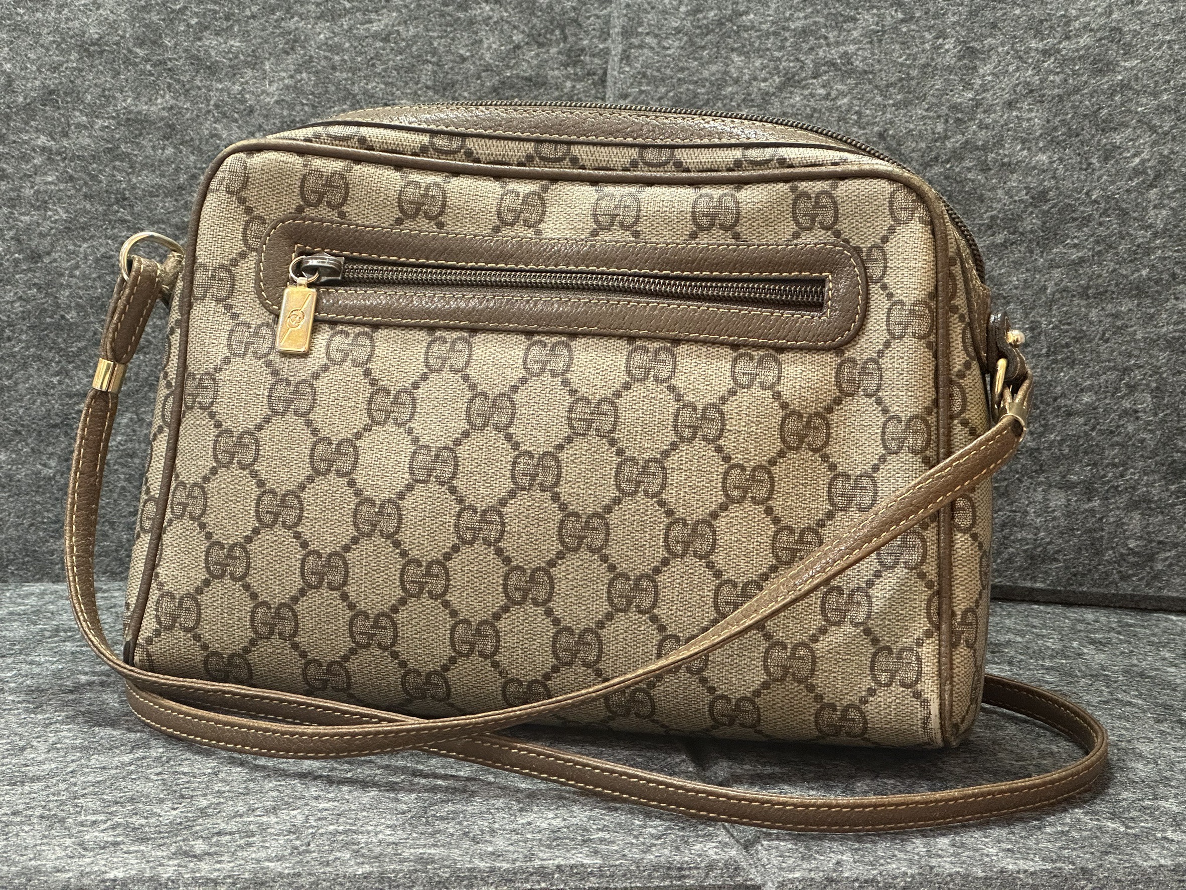 GUCCI　ショルダーバッグを買取させていただきました！