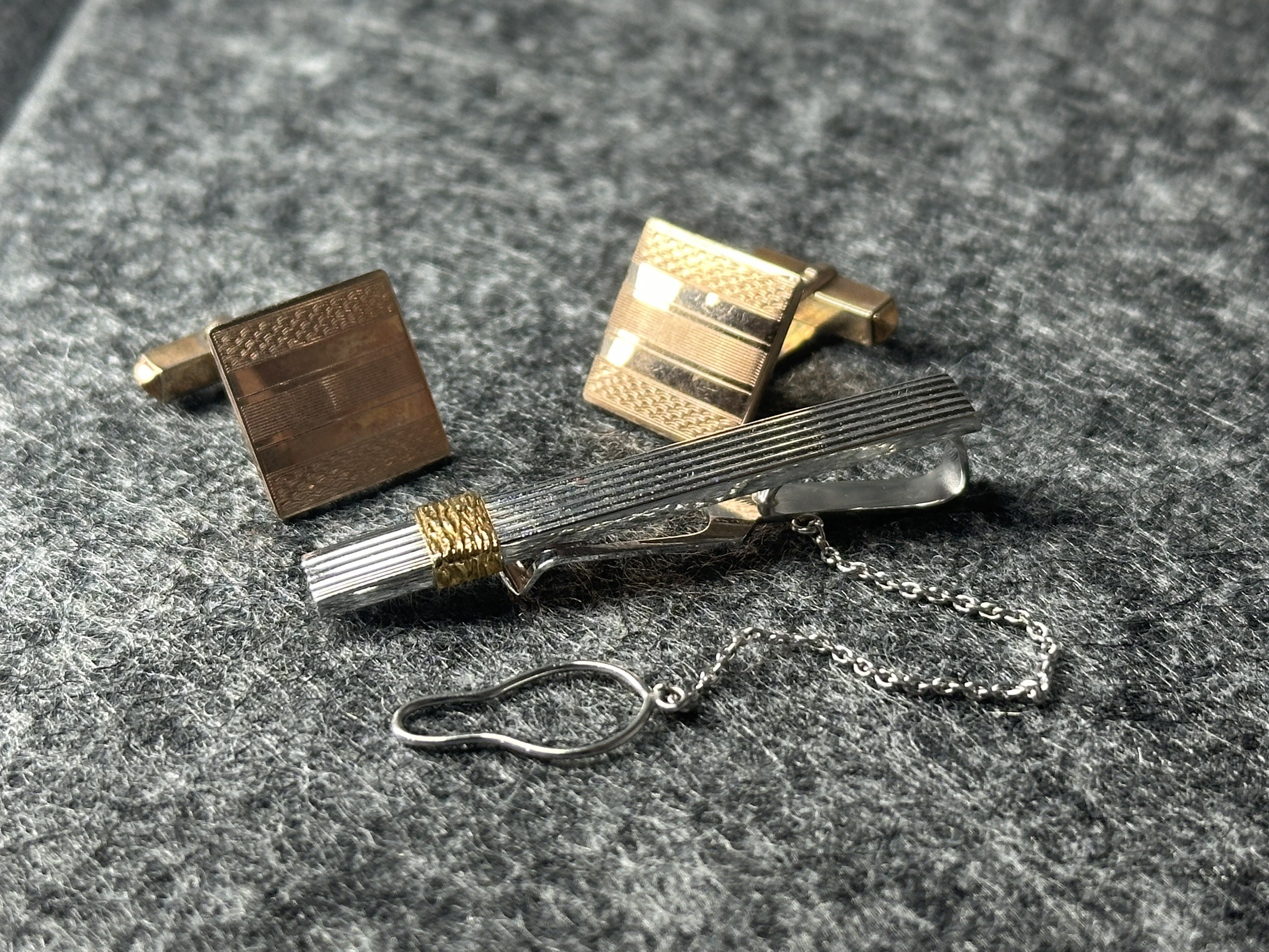 K10カフスとk18K14WGコンビネクタイピンお買取りさせていただきました！