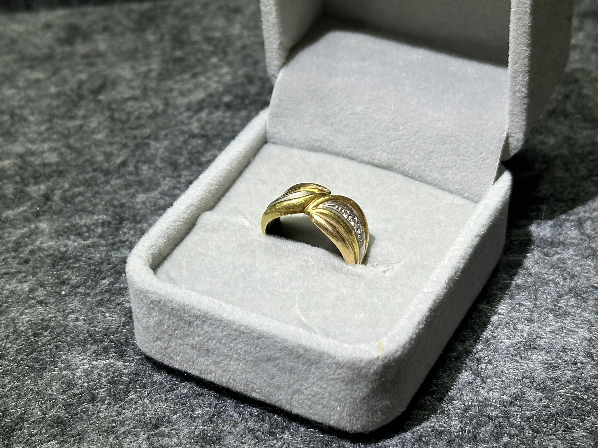 金とプラチナのコンビリング お買取りさせていただきました！