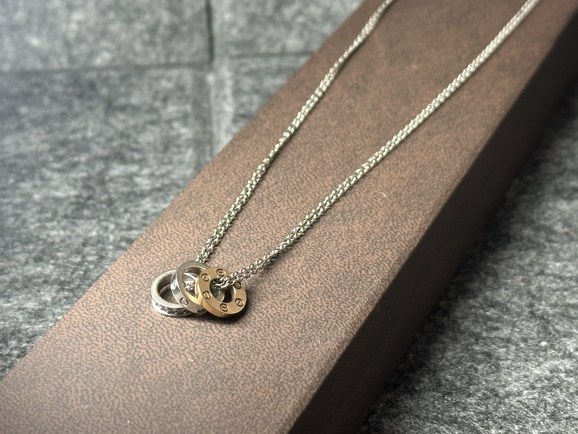 Cartier　ラブネックレスお買取りさせていただきました！