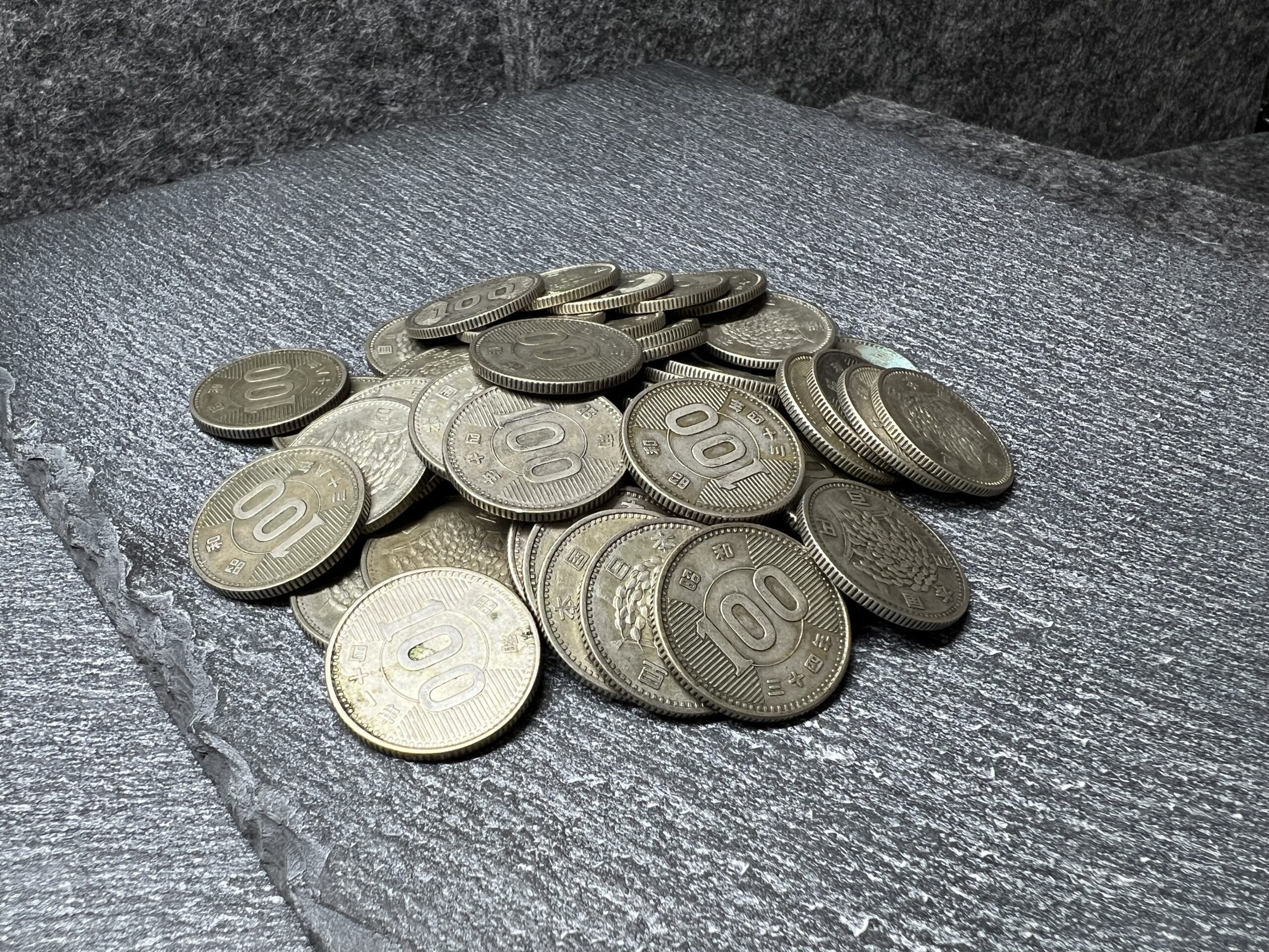 100円銀貨 お買取りさせていただきました！