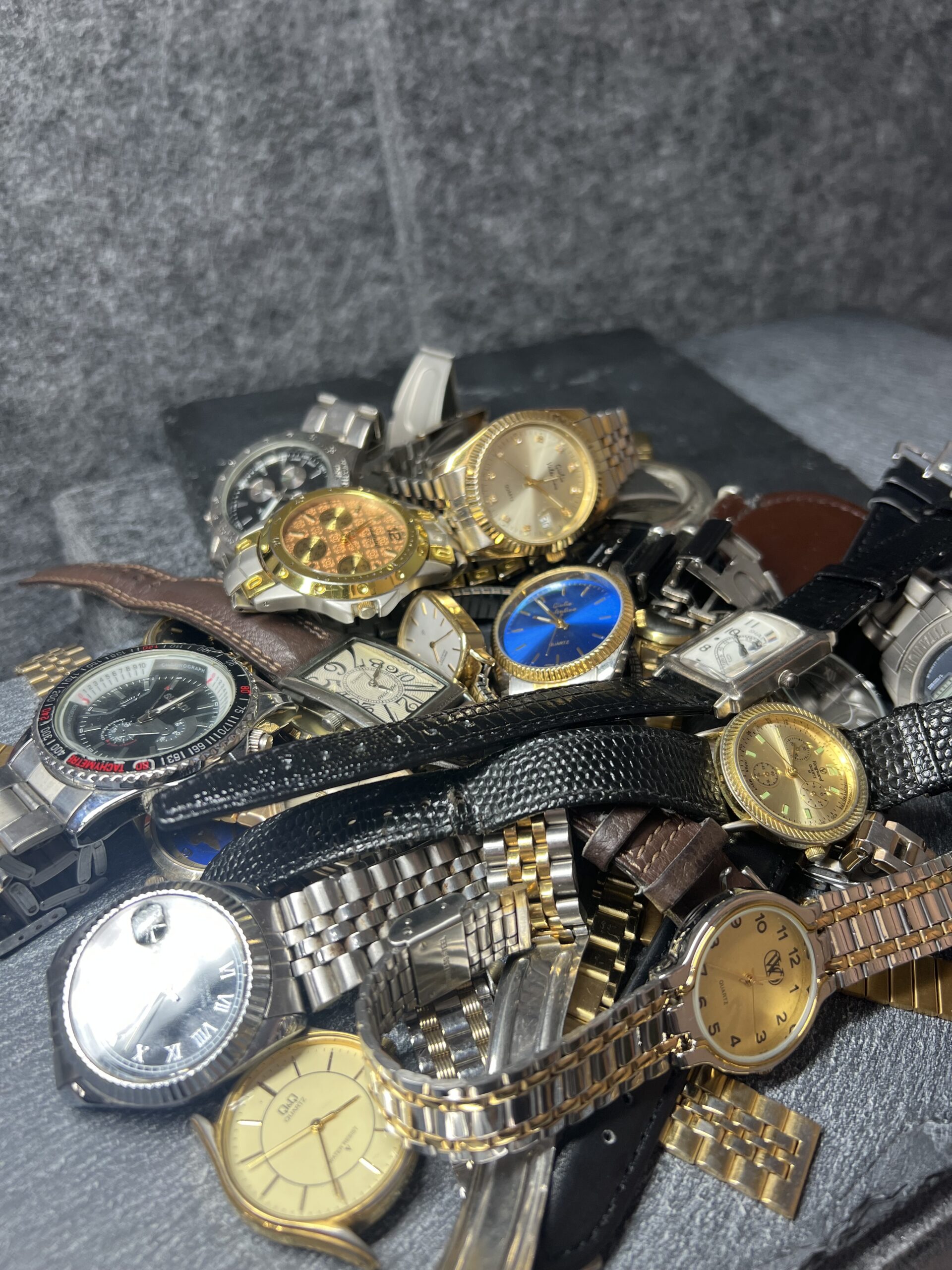 大量の腕時計をお買取りさせていただきました！！