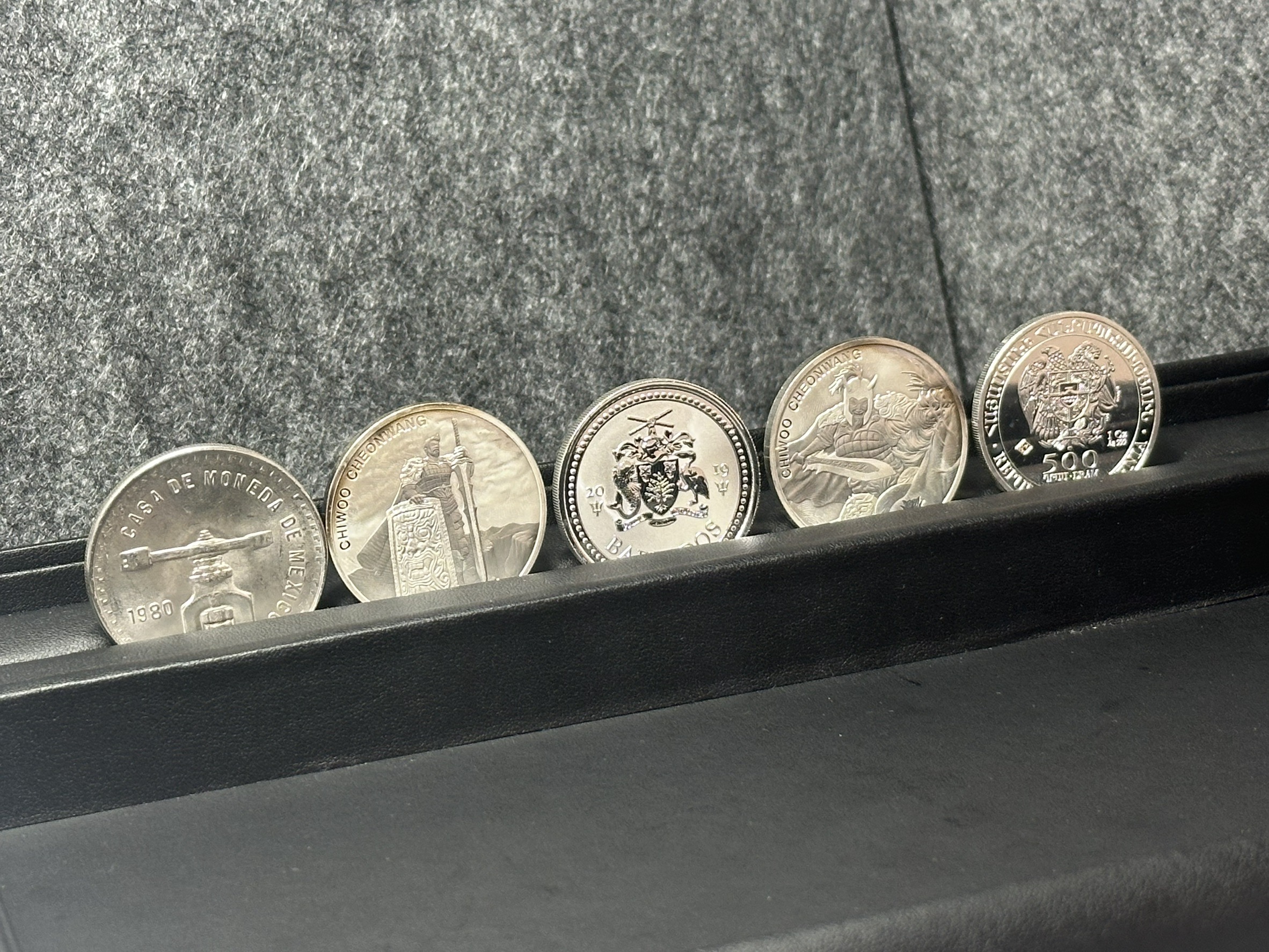 硬貨まとめお買取りさせていただきました！