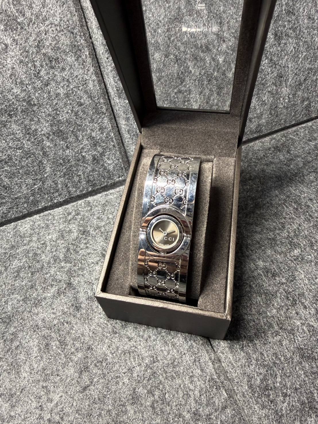 グッチ トワール バングルウォッチお買取りさせていただきました！！