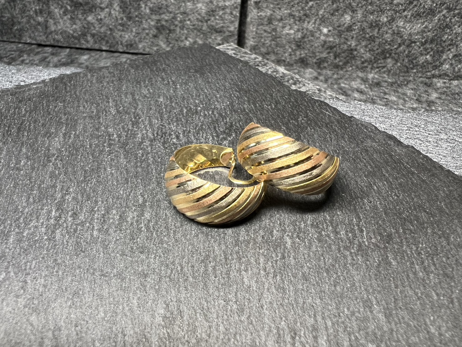 K18 K18WGコンビのイヤリングをお買取りさせていただきました！