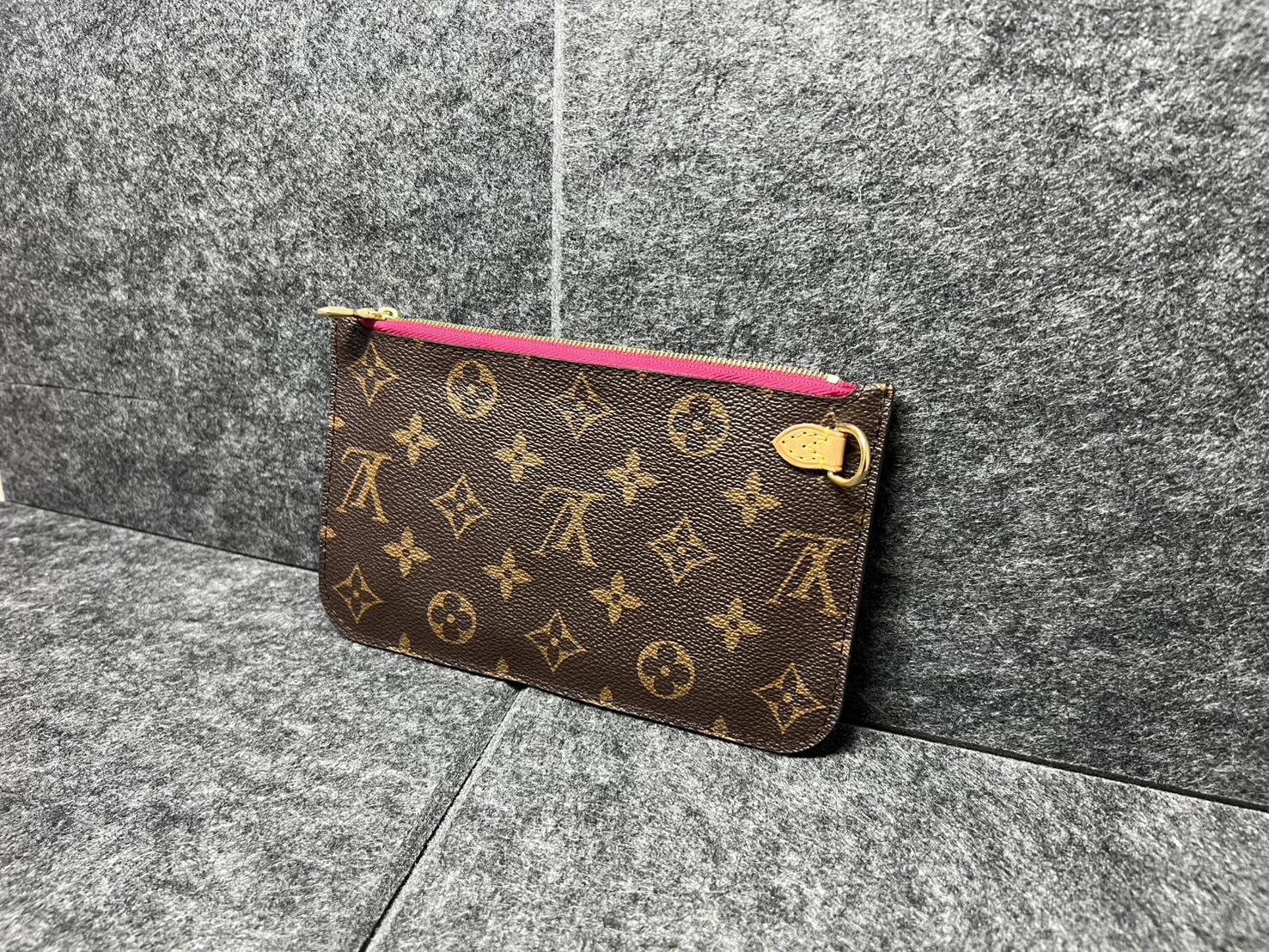 ヴィトン ネヴァーフル用ポーチ お買取りさせていただきました！