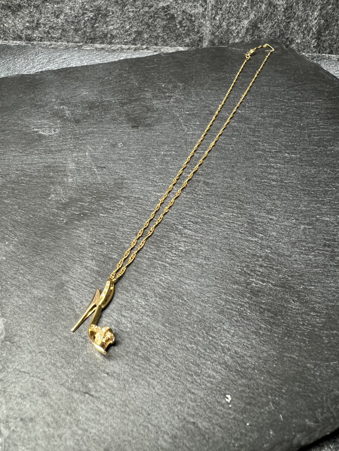 かわいい靴がついたネックレスをお買取りさせていただきました！