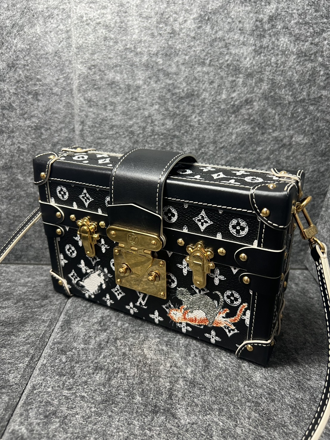 ヴィトンのショルダーバッグをお買取りさせていただきました！